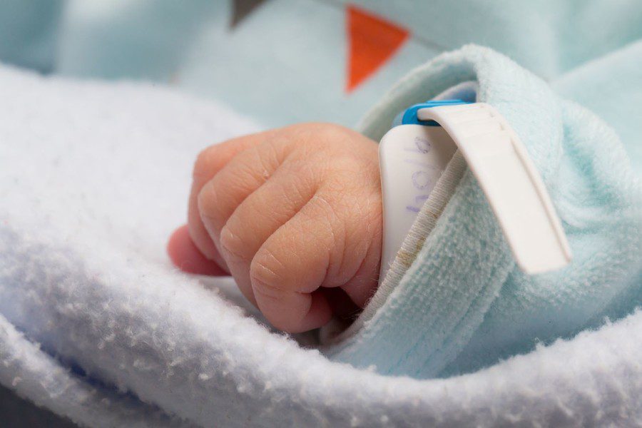Dreifache Wahrscheinlichkeit für Atemwegserkrankungen beim Neugeborenen